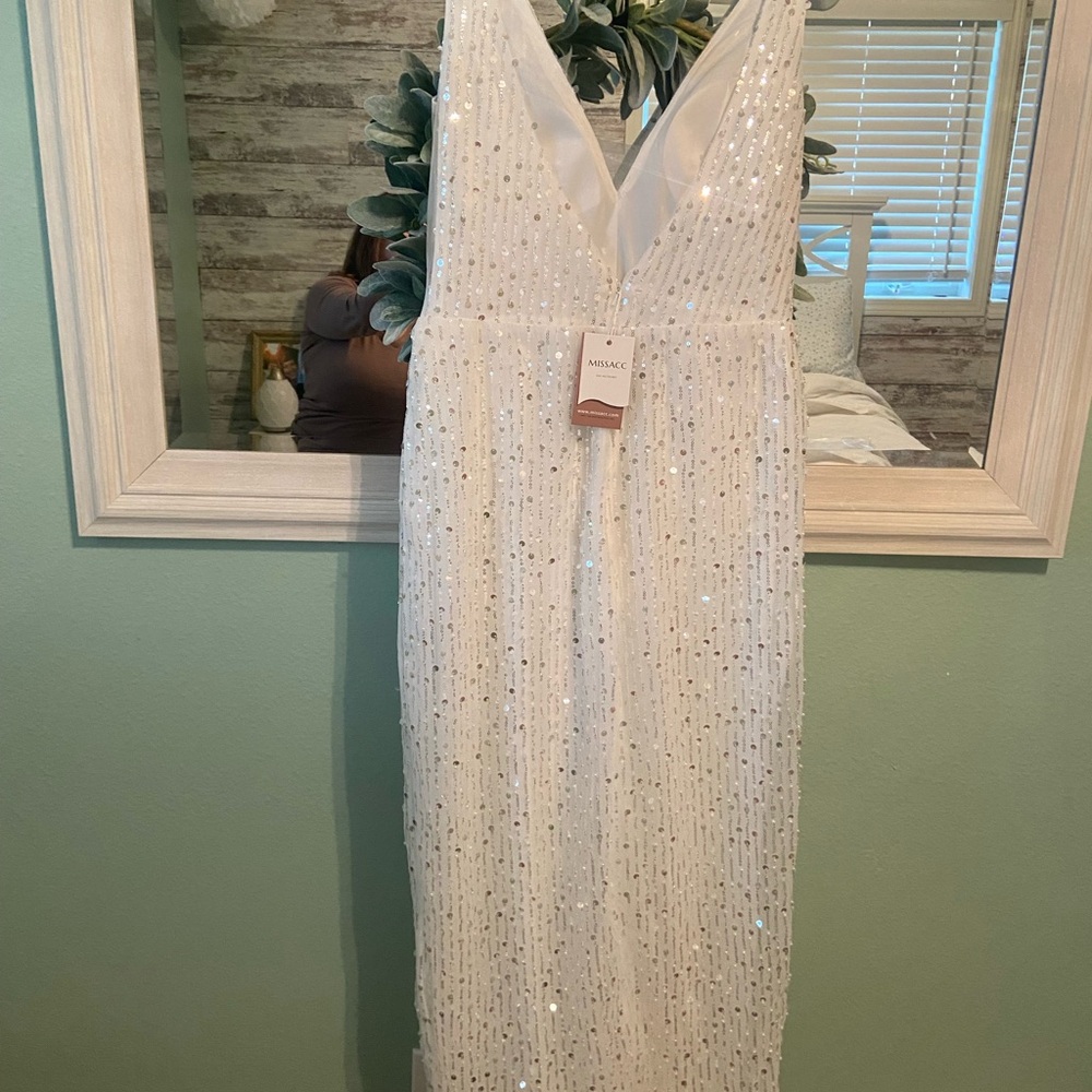 Wedding dress new with tags - Picture 4 of 5